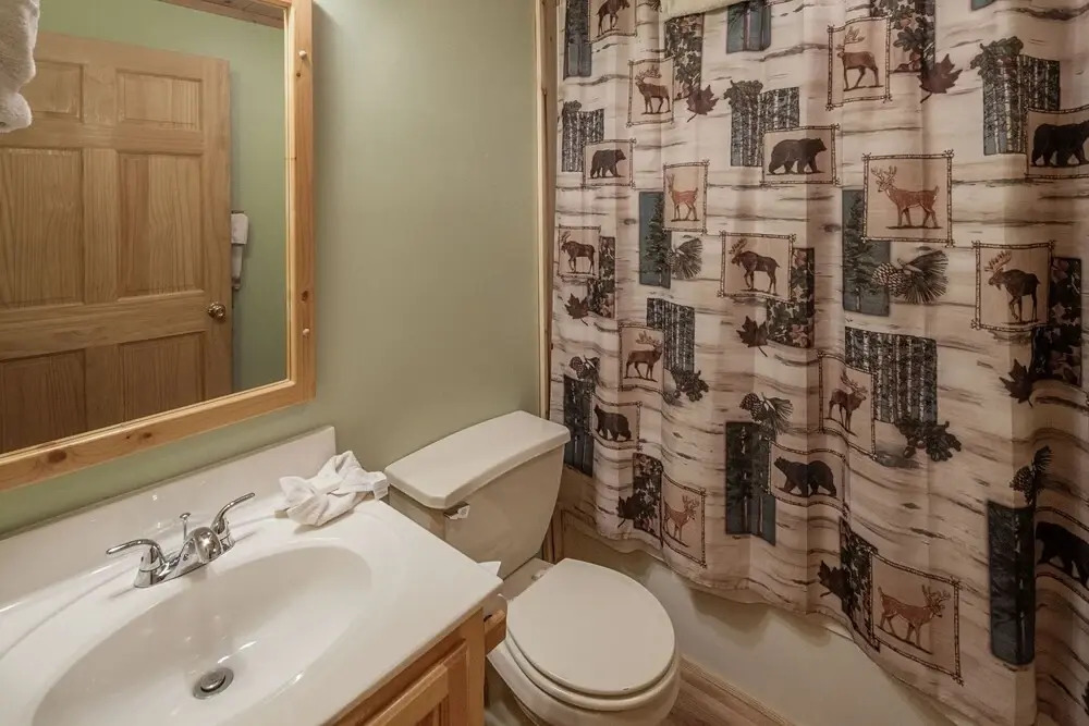Er302 - Best Of Times Great Location-close To Town 2 Bedroom Cabin by RedAwning