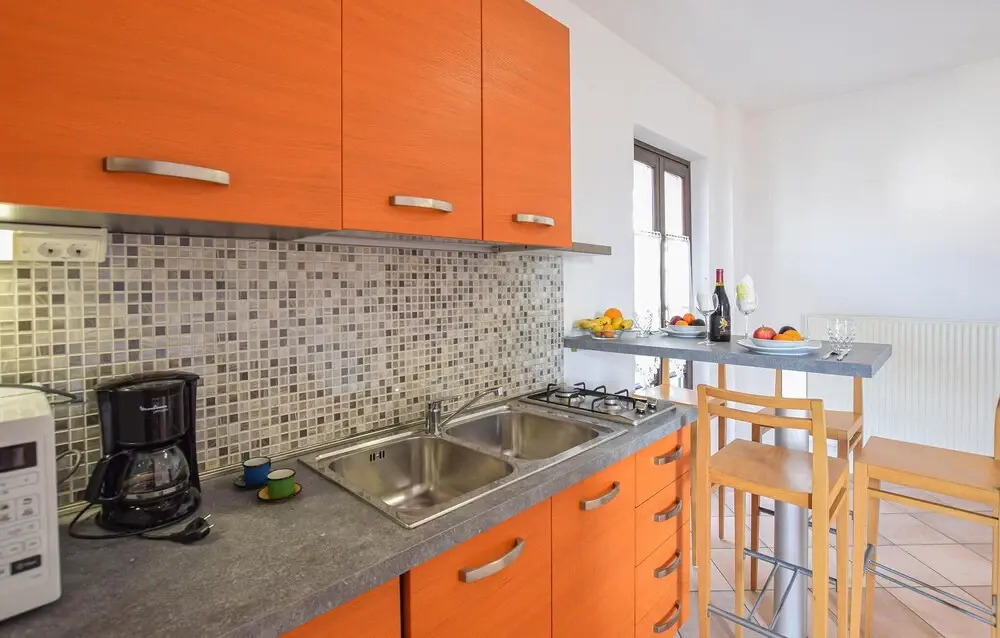 Beautiful Apartment in Vignole With Wifi