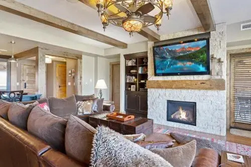 Edgemont 2305 - Luxury Ski-in Ski-out Condo