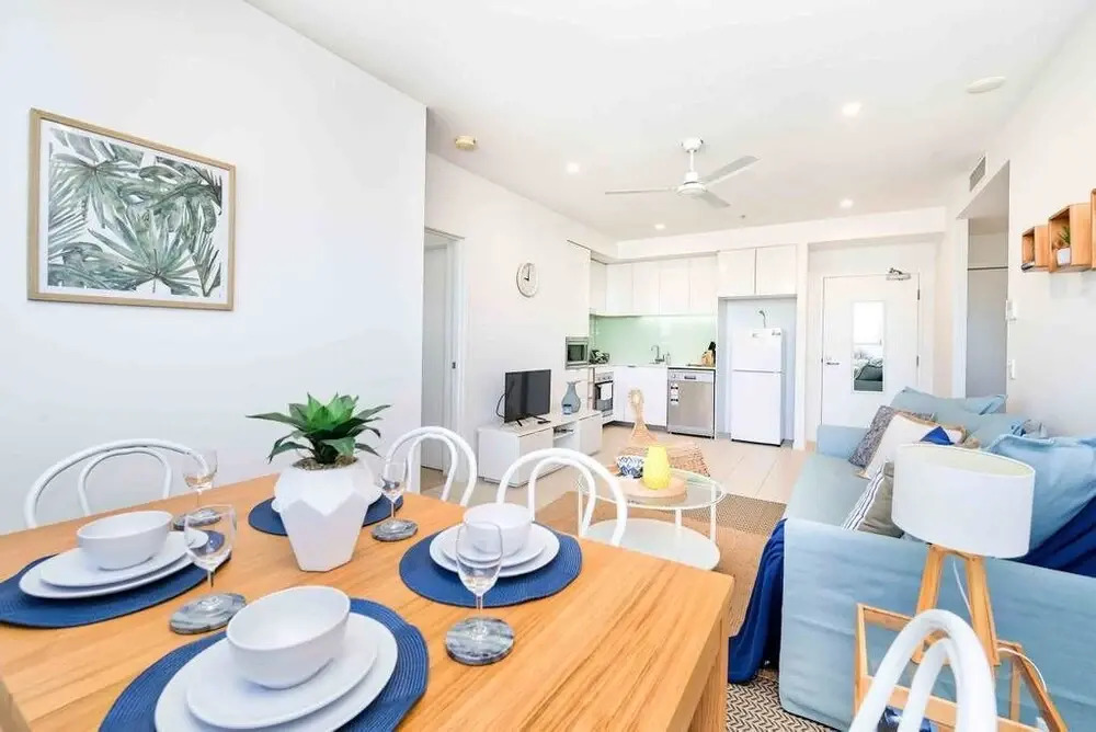 Bright 2 Bedroom Seafoam Apartment