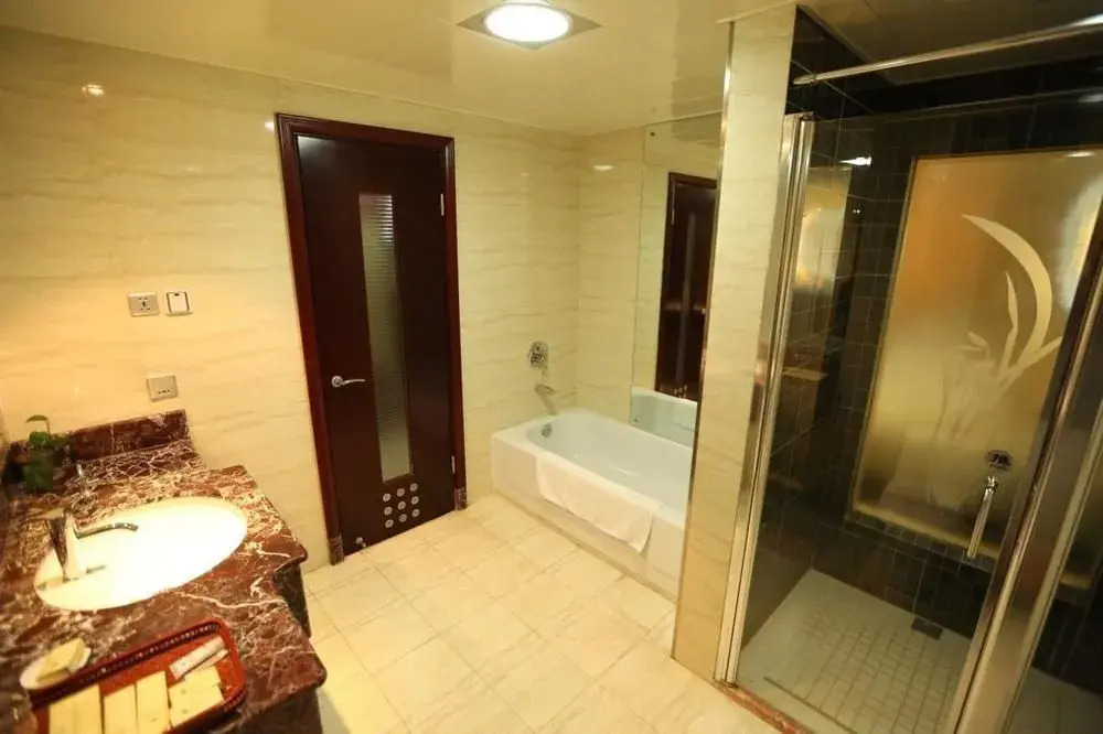 Donglai Hotel