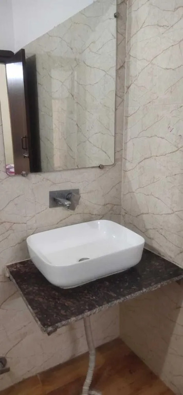 Roomshala 125 Hotel Maharaja