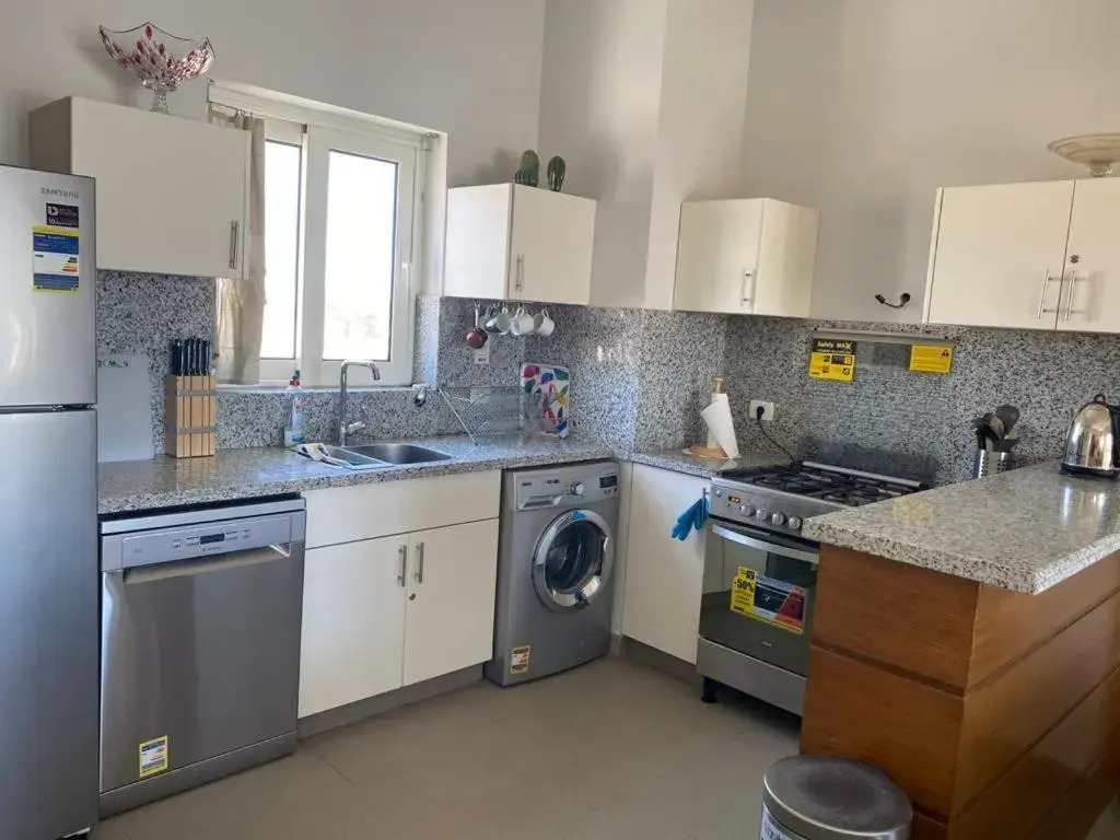 A lovely 2 BR apartment at Waterside