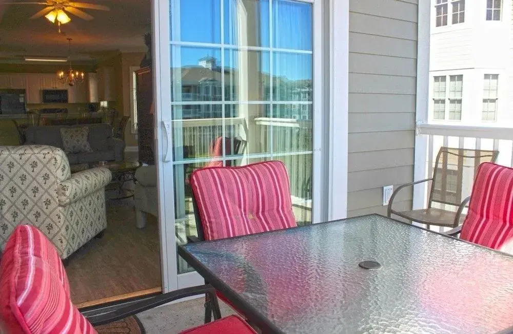 Magnolia Pointe 301 4883 3 Br condo by RedAwning