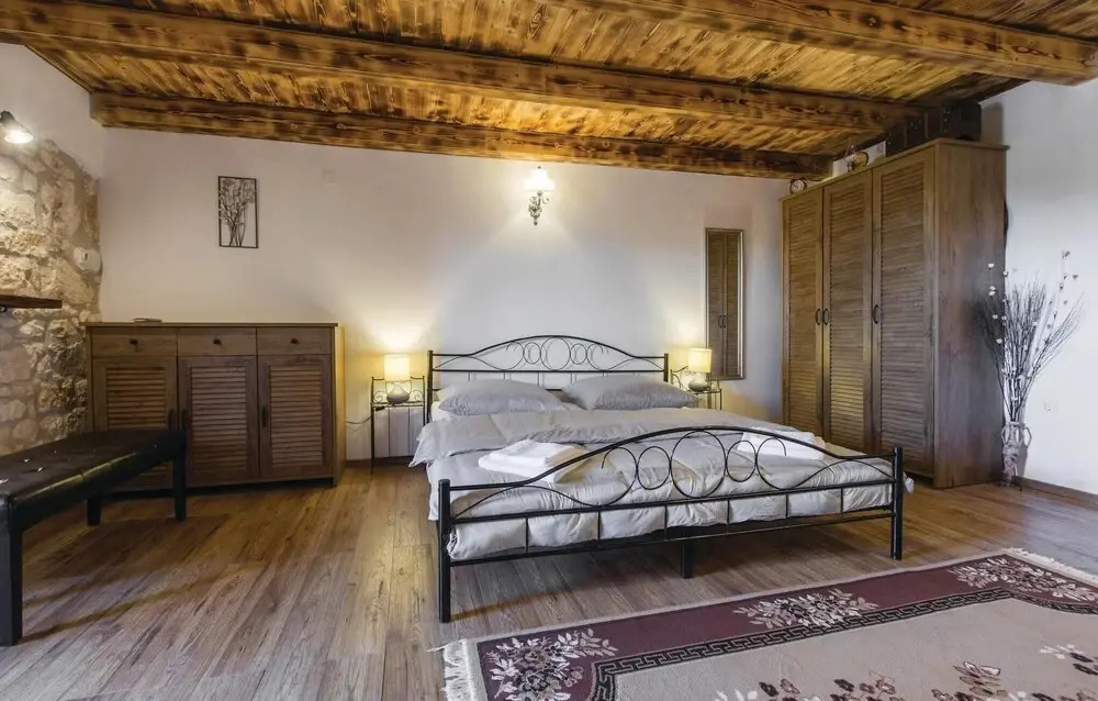 2 Bedroom Beautiful Home In Porec