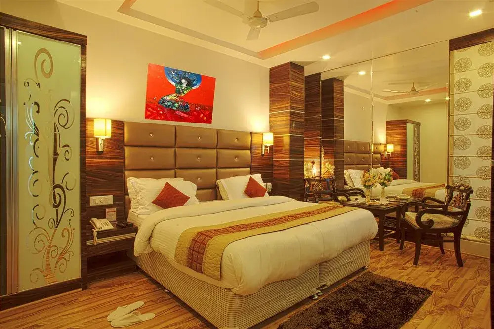 The Delhi 55