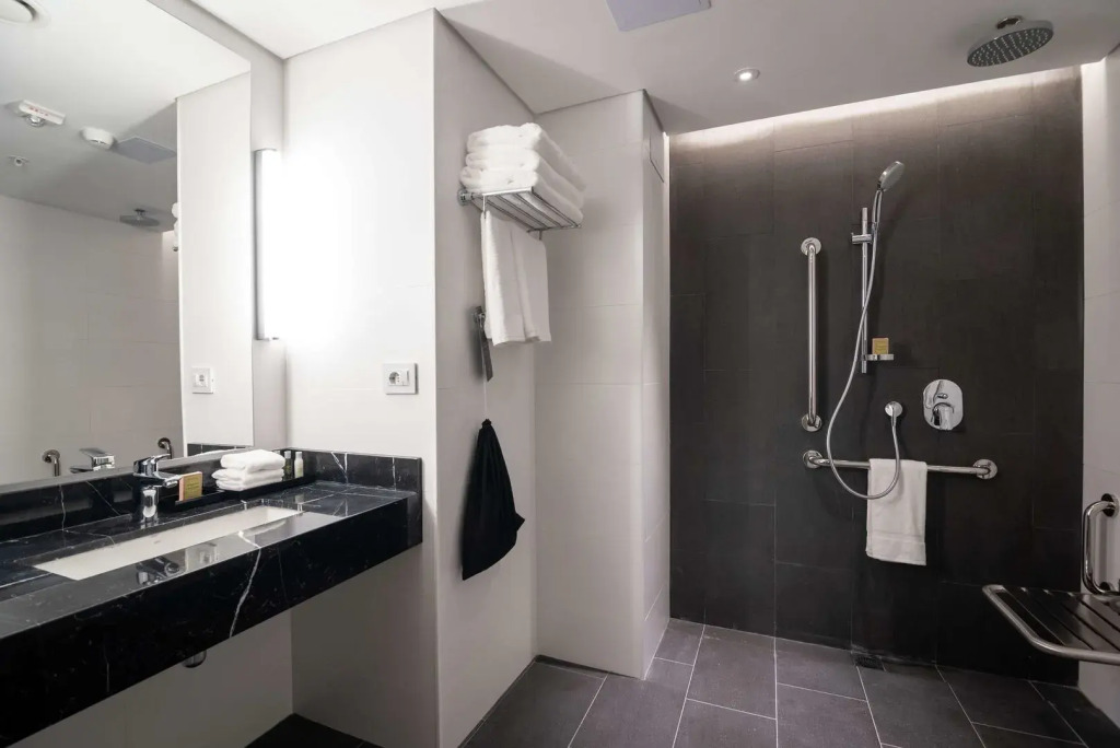 Soro Montevideo, Curio Collection By Hilton
