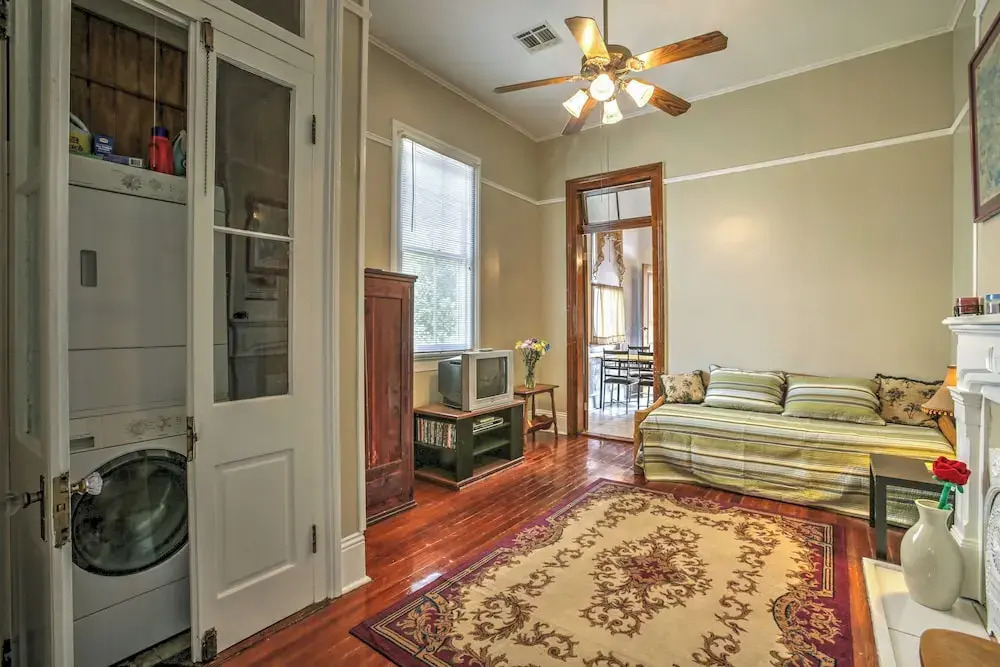 Walk to River, Tram & Zoo: Classic Nola Home!