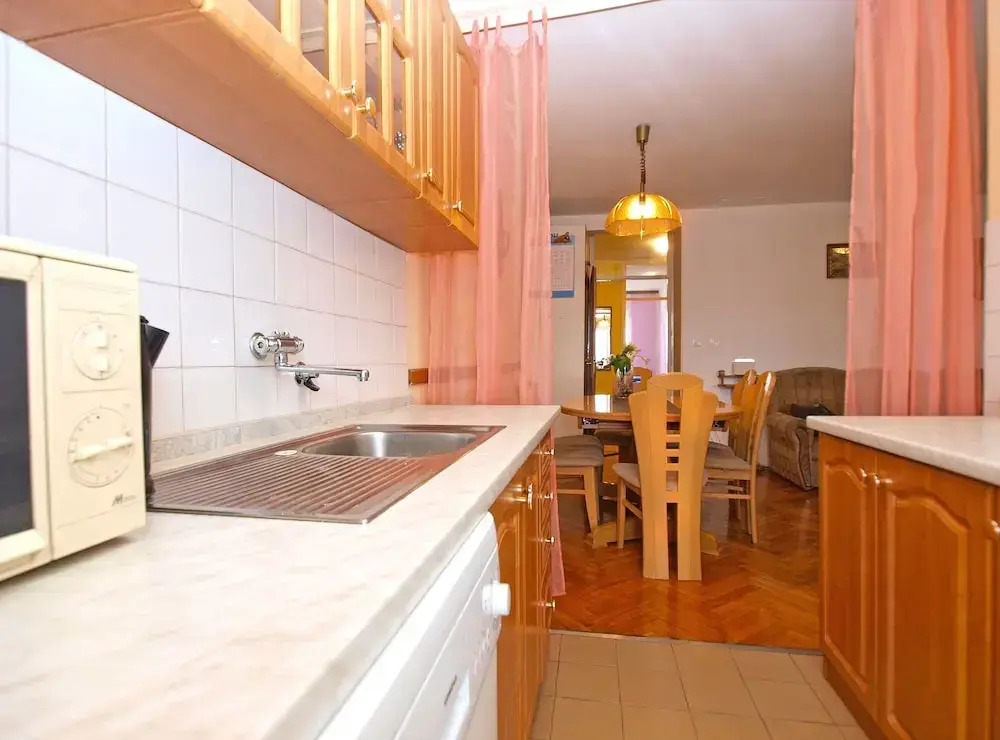 Apartment 1475