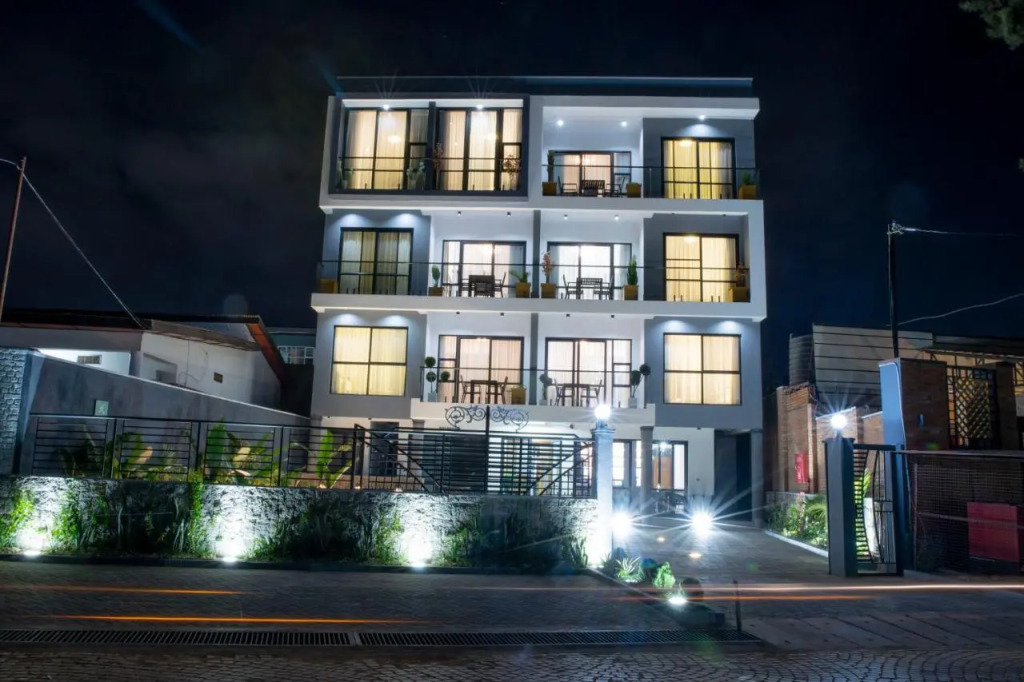 Rose Hotel