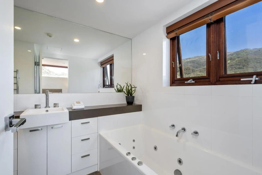 Elevation 3 bedroom and loft penthouse with gas fire and alpine views
