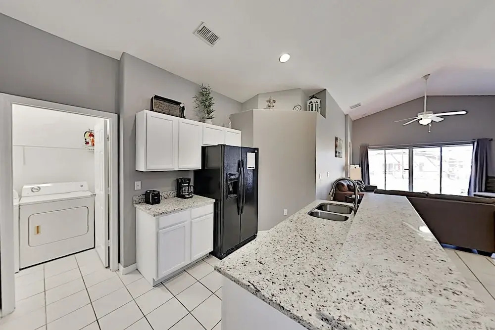 Peaceful W/ Lanai Pool - Near Disney! 4 Bedroom Home