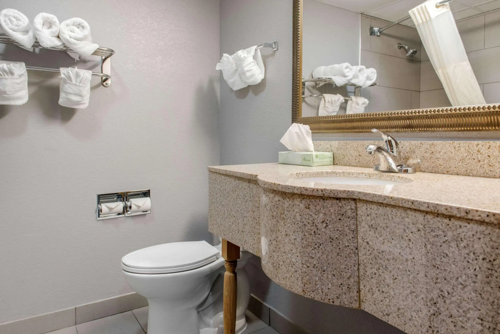Quality Inn & Suites Bedford West