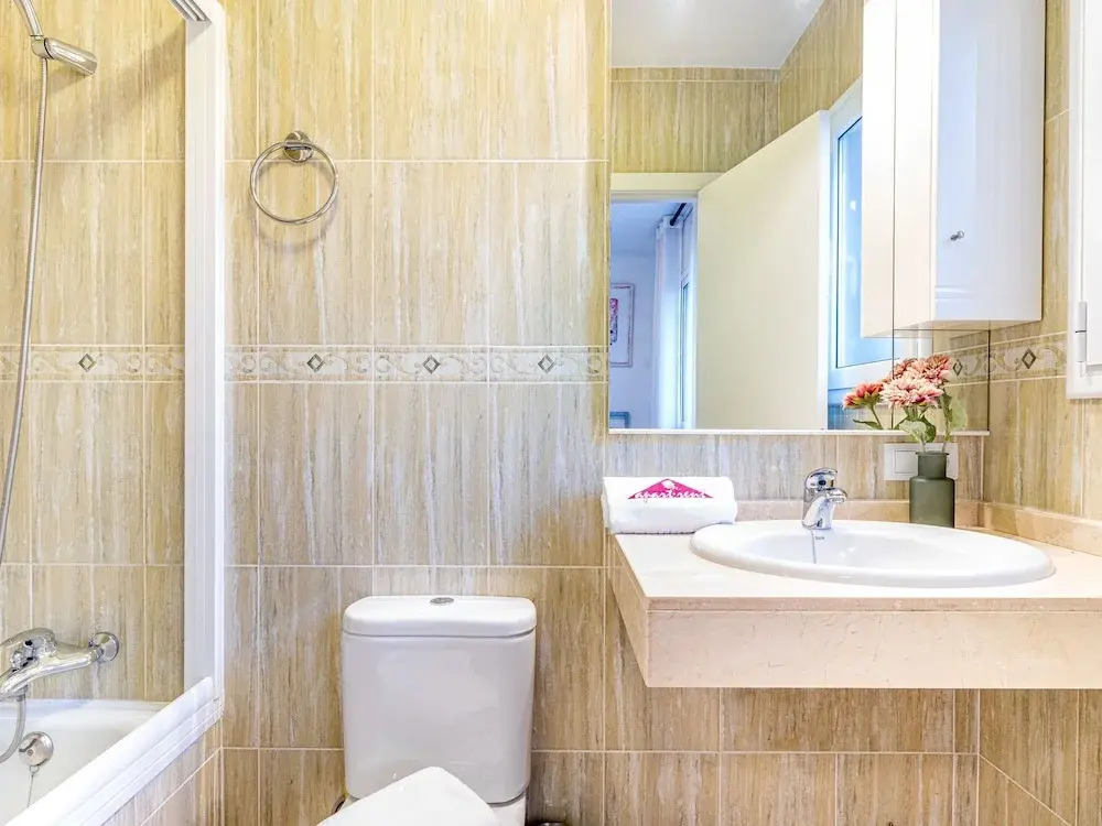 Stylish, Spacious Villa With Private Swimming Pool Walking Distance of the Beach