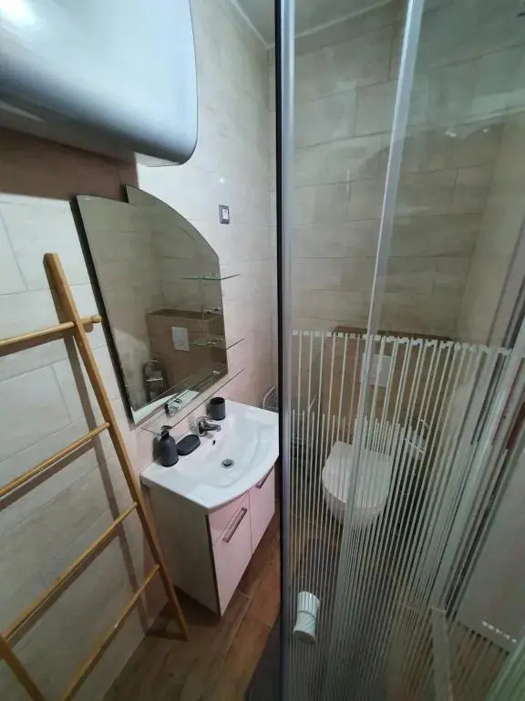 ZITA - Heart of Rovinj, apartment for 2, free parking, 2min center, 5min beach walk