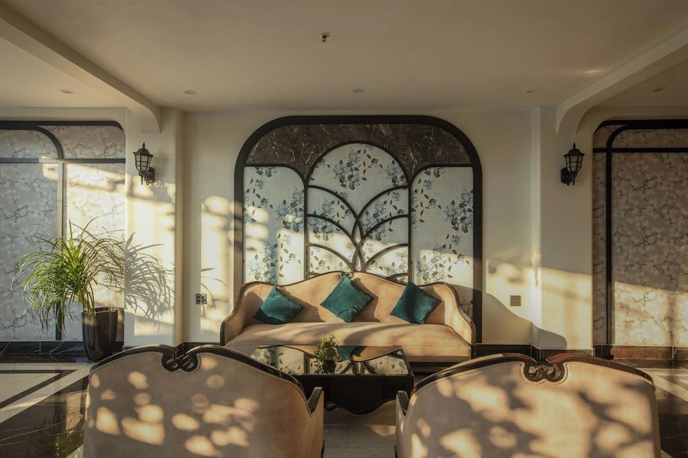 The Sun Hotel