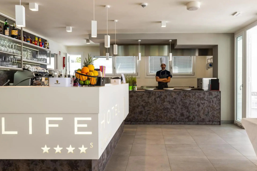 Life Hotel 4 Superior