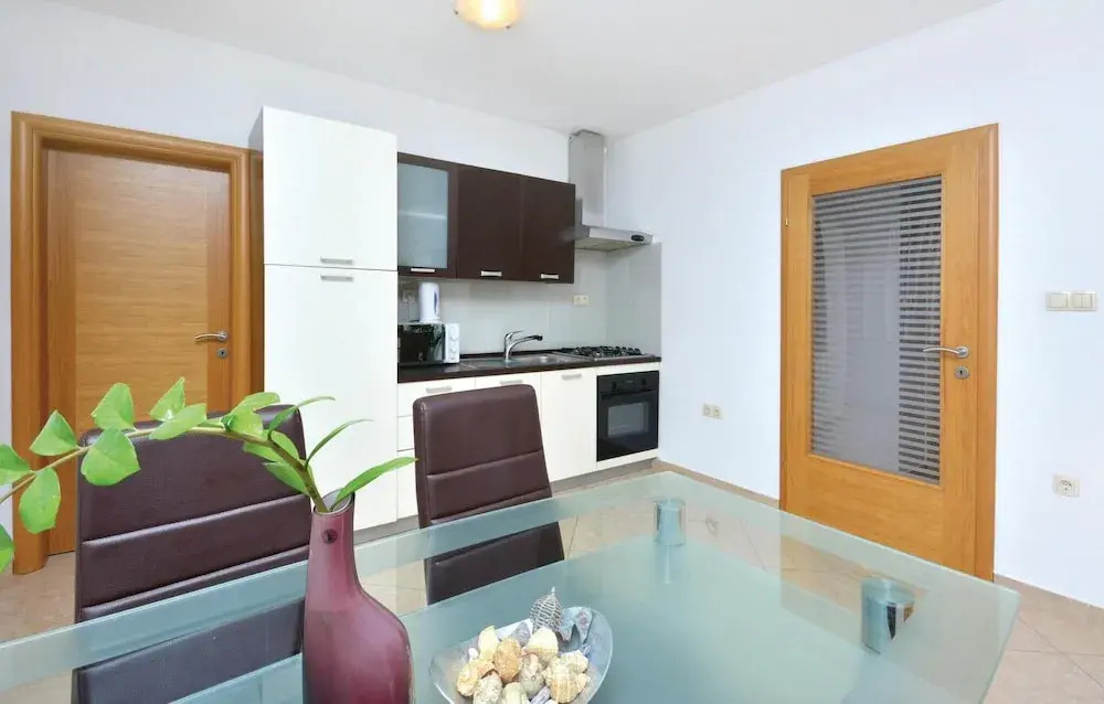 Beautiful Home in Kastel Stafilic With Wifi and 8 Bedrooms