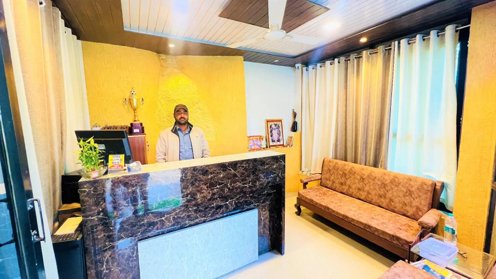 OYO 6557 Hotel Kaka Inn