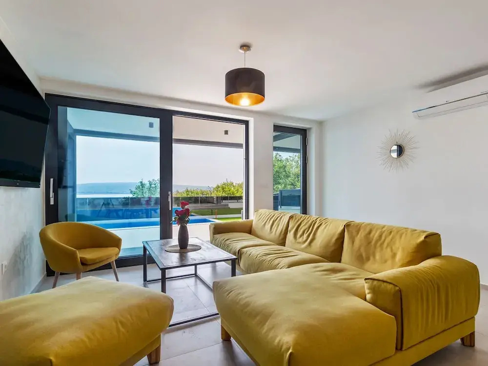 Pleasing Apartment in Crikvenica With Private Pool