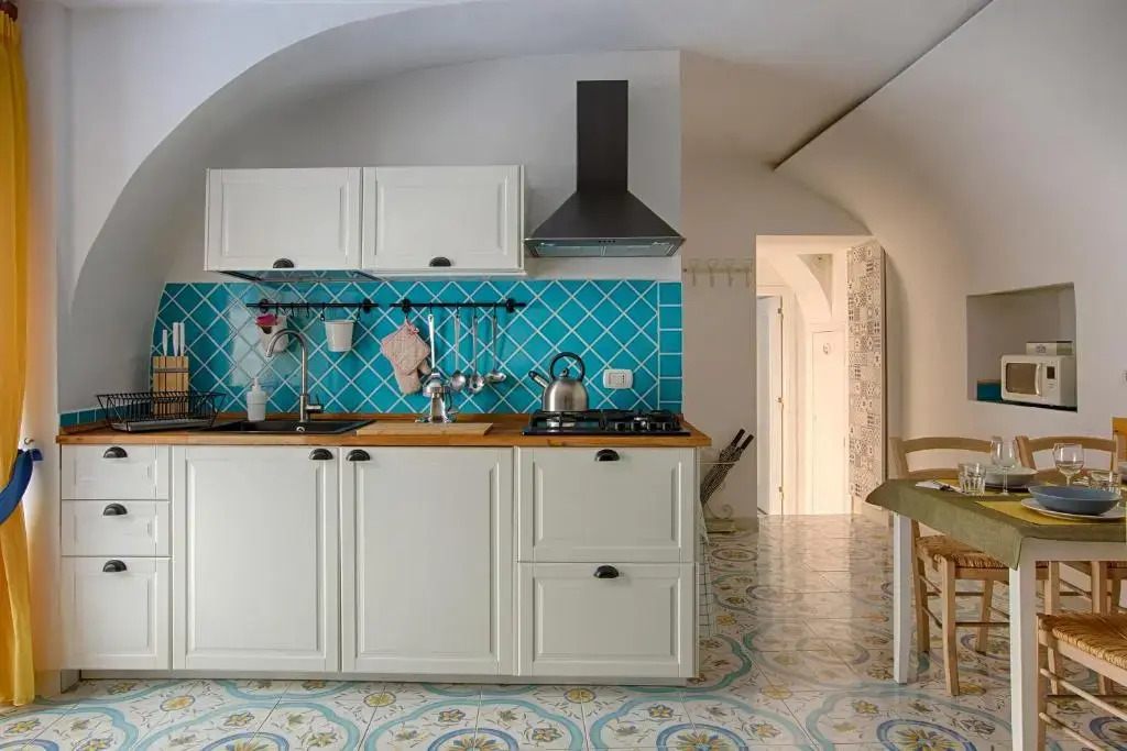 Lovely apartment near via dei Mille - Chiaia area
