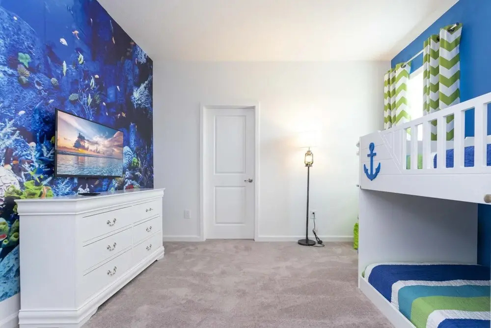 Amazing Large Home Near Parks
