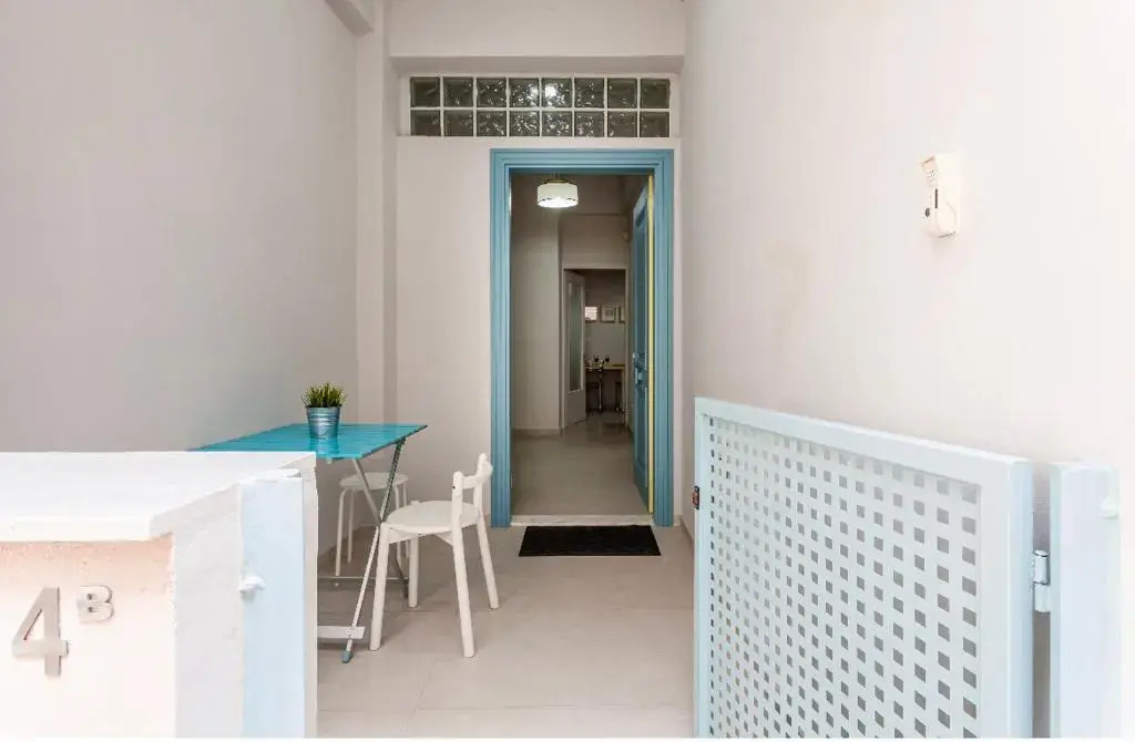 Apartment next to the sea!