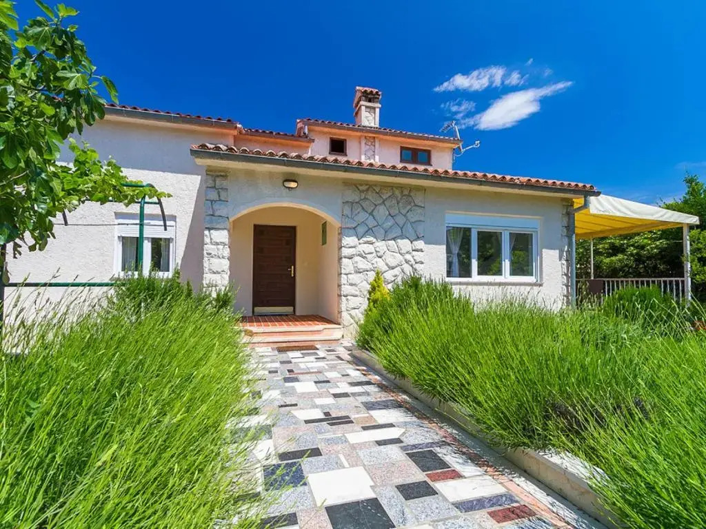 House Vlade 1219