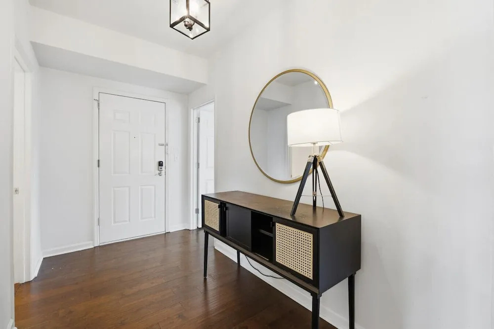 Apex Executive Apartments - 110 30th Ave