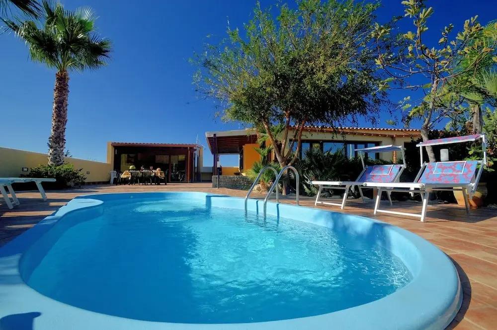 Villa Minoa con piscina