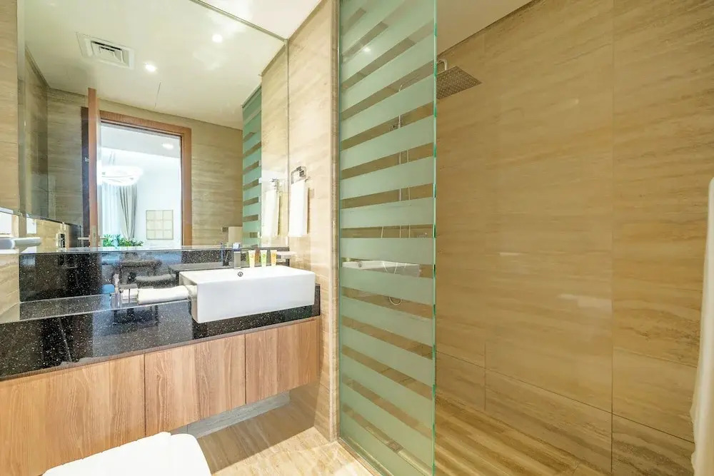 Minimalist Luxe Studio in the City