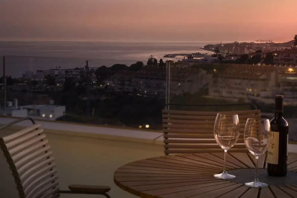 Sunset Top Floor Apartment Higueron