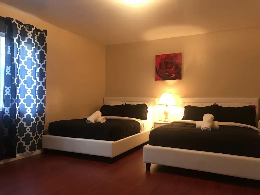 Hollywood Luxury Double bedrooms