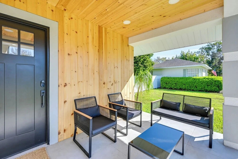 Putting Green + Outdoor Fun: Lakeland Group Escape