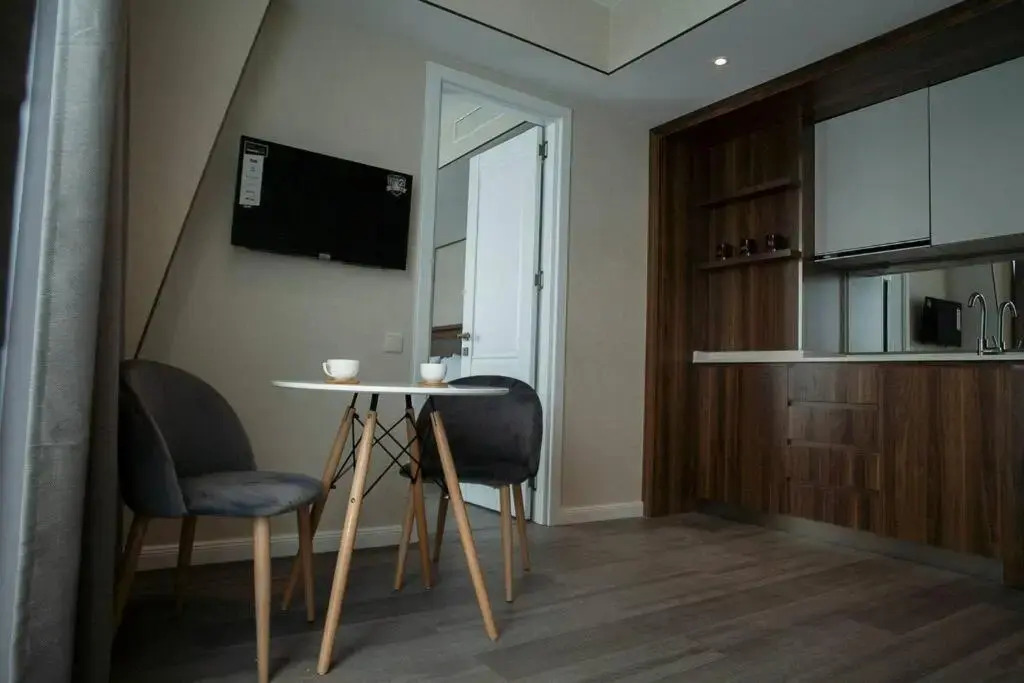 Leo Group Luxury Apartment 30-01 Alliance Palace