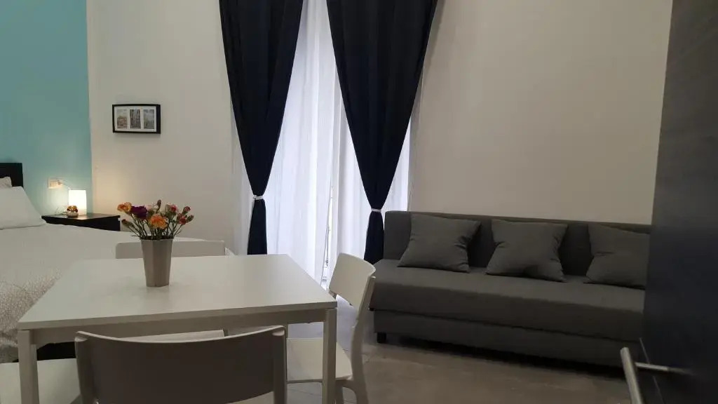 ALYSSA HOUSE