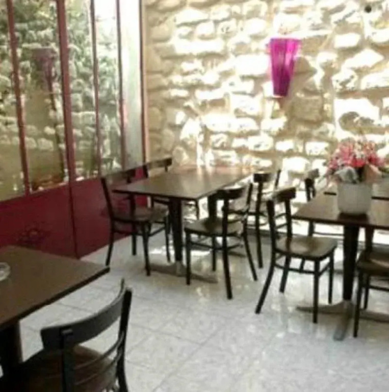 Plug inn Montmartre by Hiphophostels