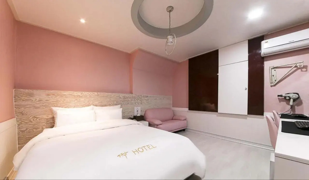 JJAK Hotel