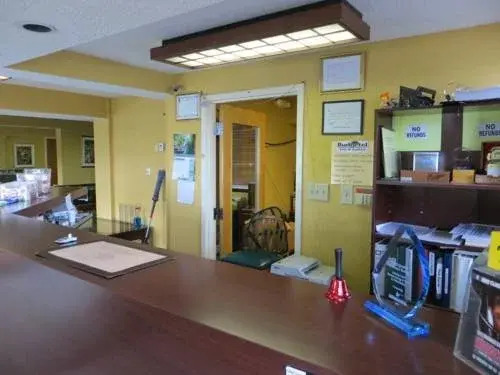 Budgetel Inn & Suites