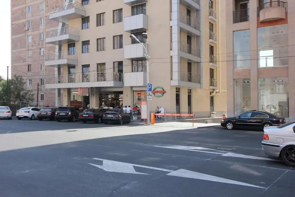 Metro apartment