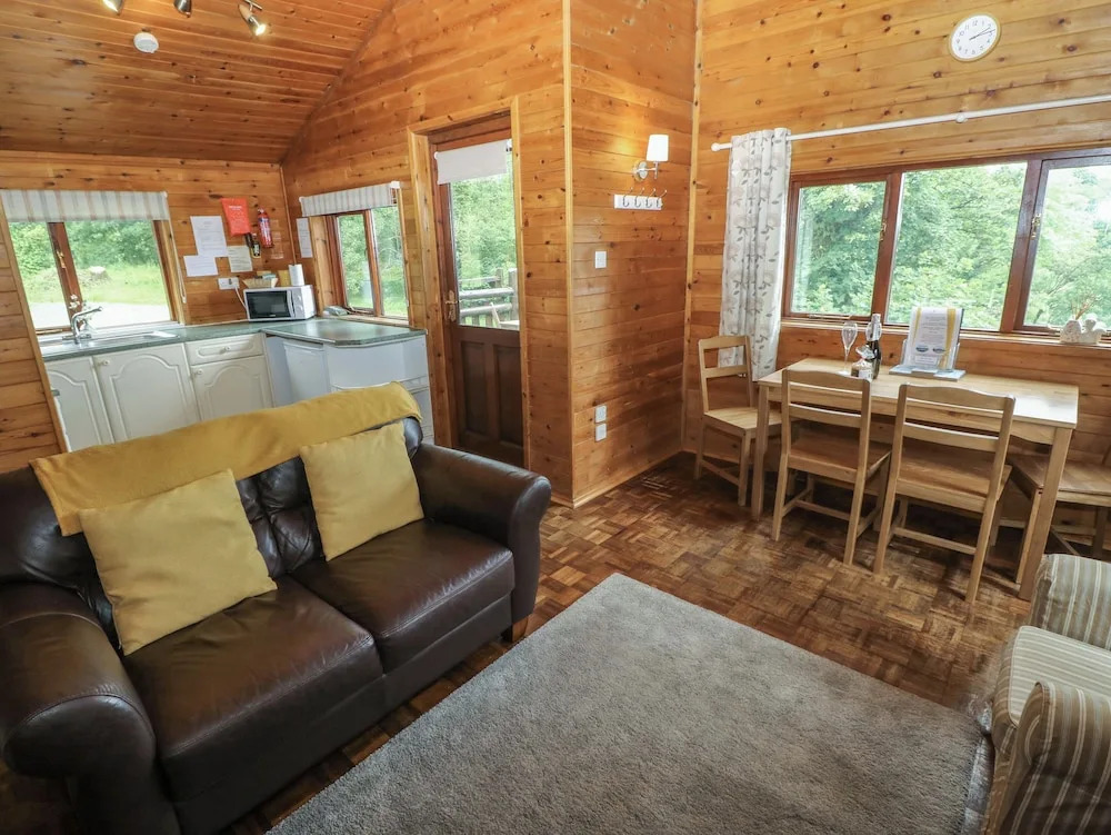 Ash Lodge