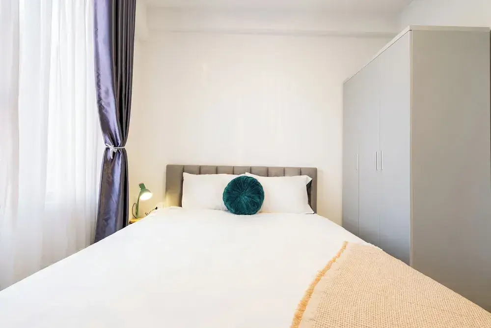 Soho Residences & Hotel - Ben Thanh Market, Bui Vien Walking Street & SG Historical Vibe