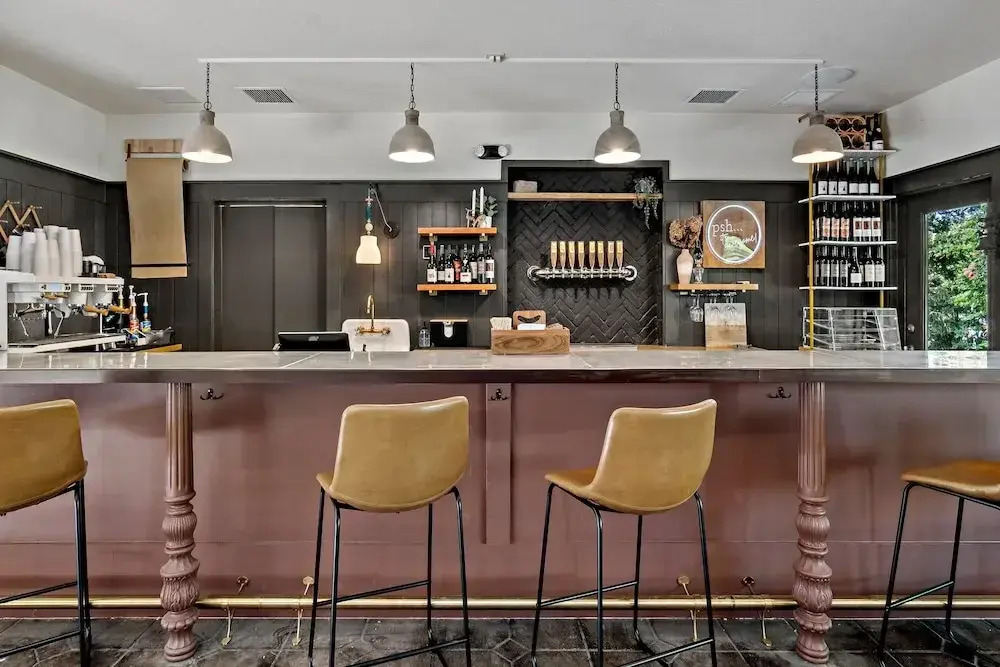 Peri Social House