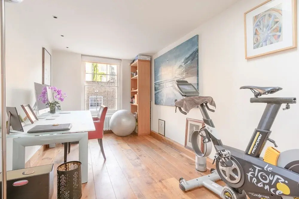 3 Bedroom Family House In Regents Park