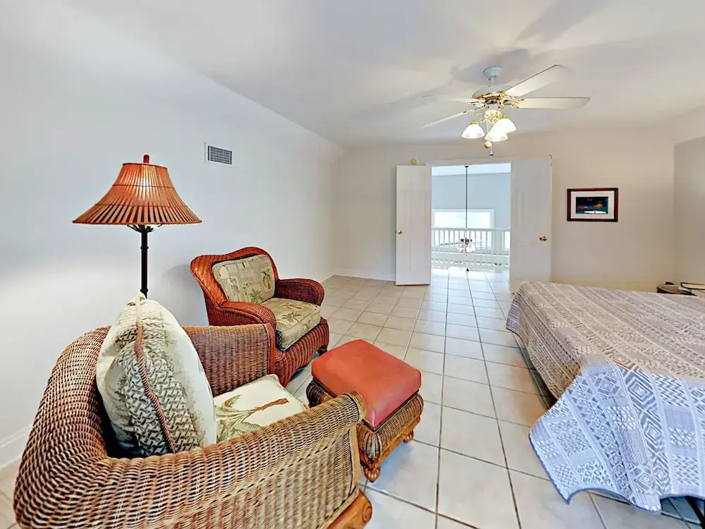 6917 Palmetto Dr Home 3 Bedrooms 2 Bathrooms Home