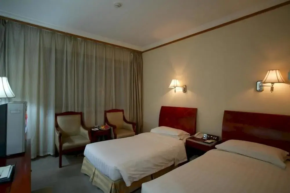 Golden Sail Hotel