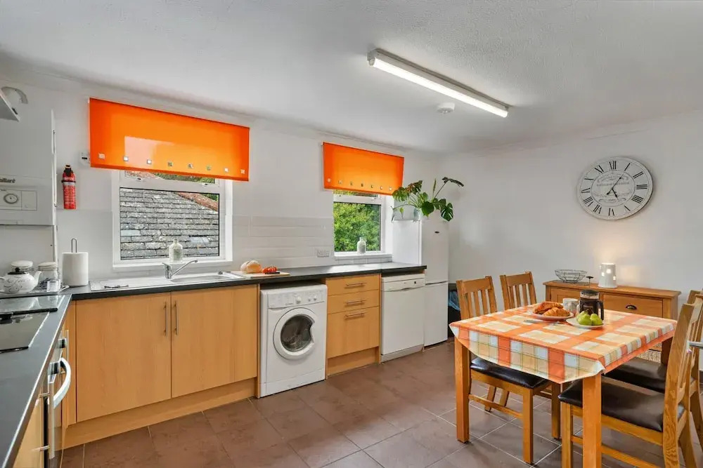 Cozy St Ives Apartment Retreat, No Deposit