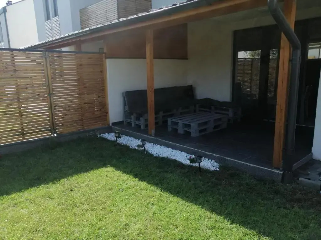 V&V House