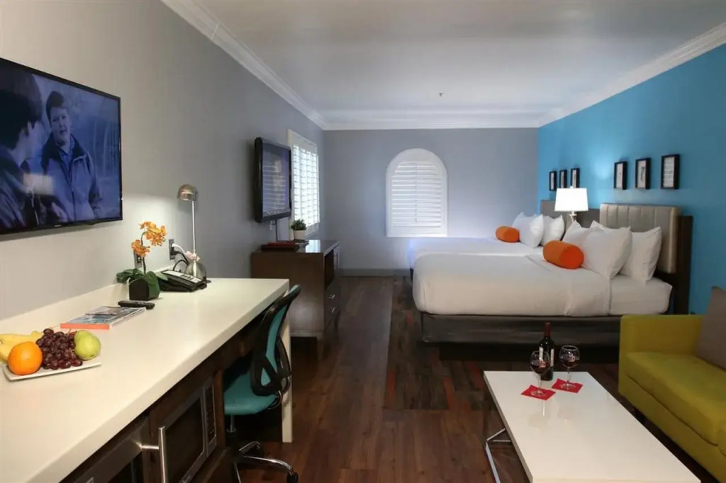 The BLVD Hotel & Suites