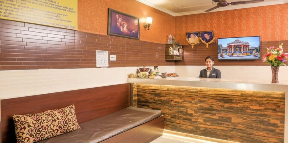 Shri Sai Guest House - Opp Azadpur Main Mandi I Couple Friendly I Metro Access
